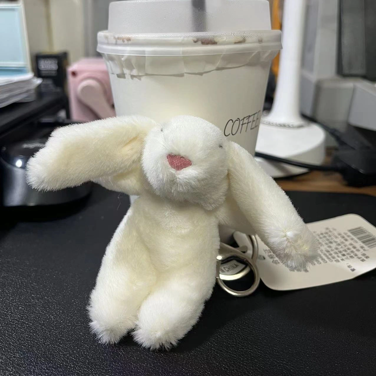 ぬいぐるみかわいい漫画ウサギキーホルダー愛ポンポン小物おもち - Mobile Electronics Gadgets のレビューと価格